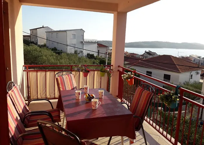 Apartment Gracia & Toni Trogir