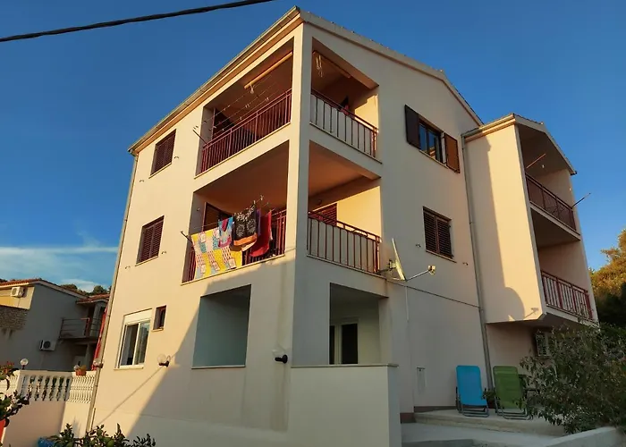 Apartment Gracia & Toni Trogir