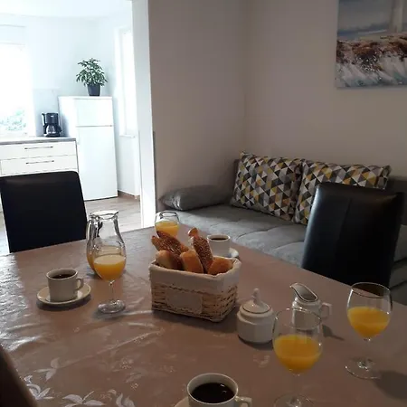 Gracia & Toni شقة *