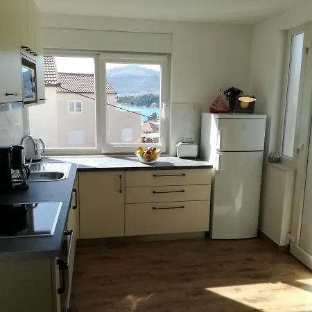 Gracia & Toni تروغير