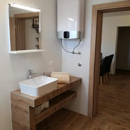 Gracia & Toni شقة *