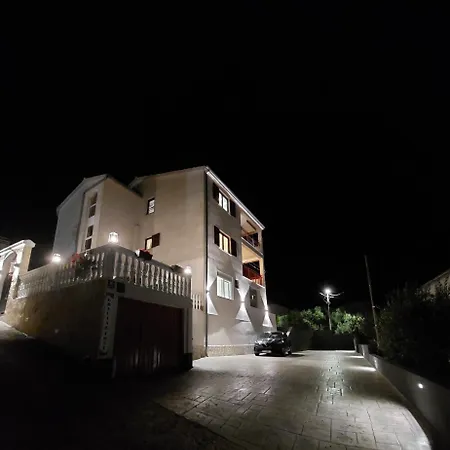 Lägenhet Gracia & Toni